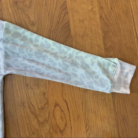 SUNDRY Women's Pastel Rainbow Leopard Cozy Sweatshirt - Picture 5 of 14